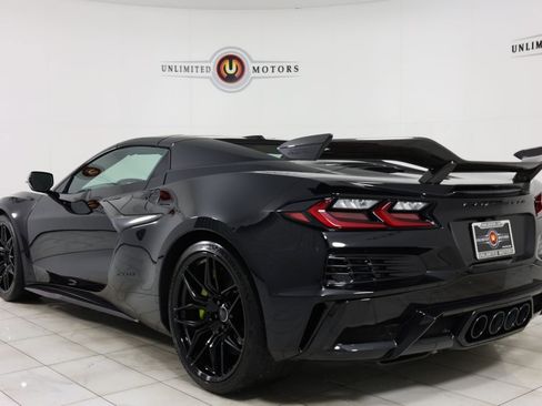 Used 2023 Chevrolet Corvette Z06 w/ Z07 Performance Package RWD image 39