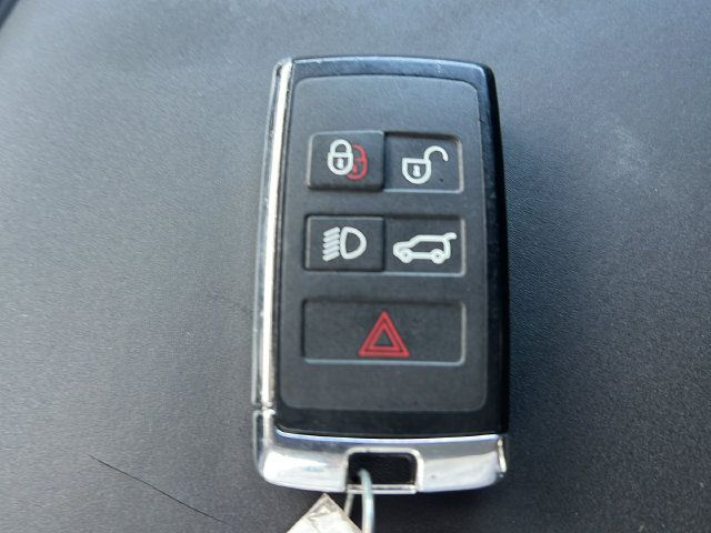 Used 2025 Land Rover Defender 110 S AWD/4WD image 29