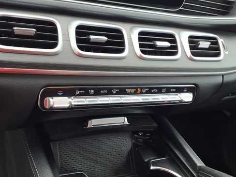 Used 2021 Mercedes-Benz GLE 350 4MATIC image 11