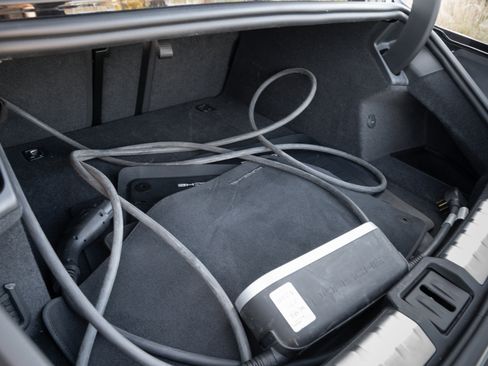 Used 2021 Porsche Taycan 4S image 30