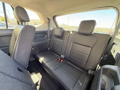 Used 2021 Volkswagen Tiguan SE image 12