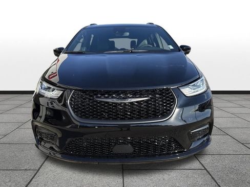 New 2026 Chrysler Pacifica Limited w/ S Appearance Package image 8