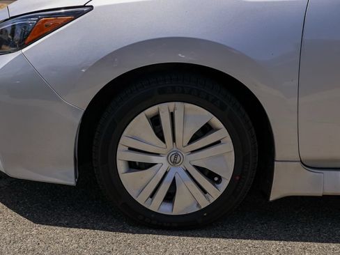 Used 2024 Nissan Leaf S FWD image 11