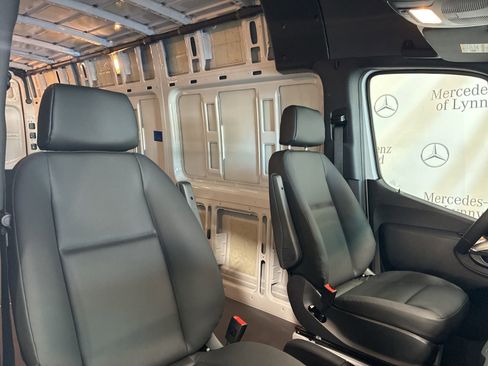 New 2025 Mercedes-Benz Sprinter 2500 image 17