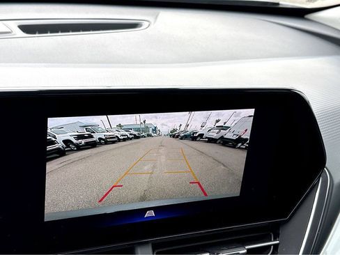 Used 2025 Chevrolet Trax LT FWD image 27