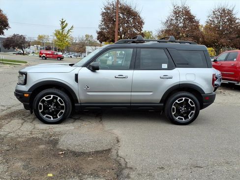 Used 2023 Ford Bronco Sport Outer Banks image 2