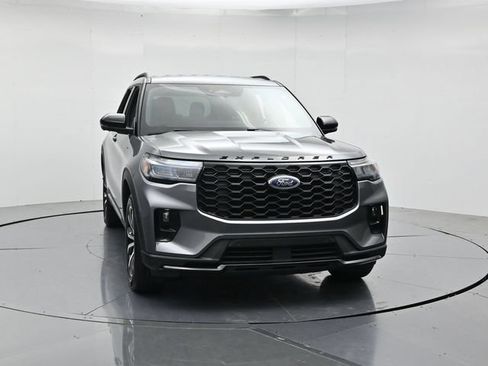 Certified 2025 Ford Explorer ST-Line AWD/4WD image 4