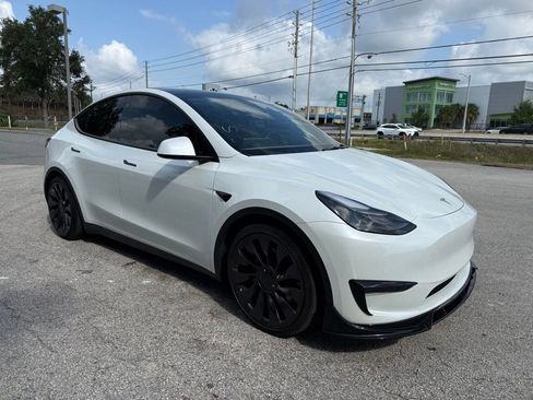 Used 2022 Tesla Model Y Performance AWD/4WD image 3
