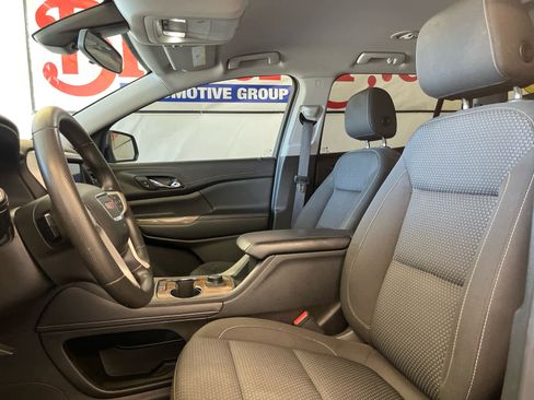 Used 2021 GMC Acadia SLE image 17