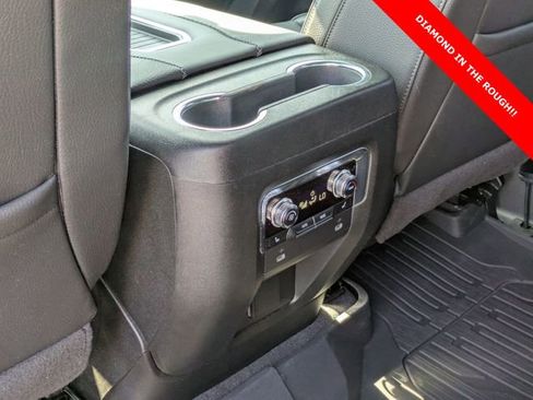 Used 2024 GMC Yukon Denali image 32