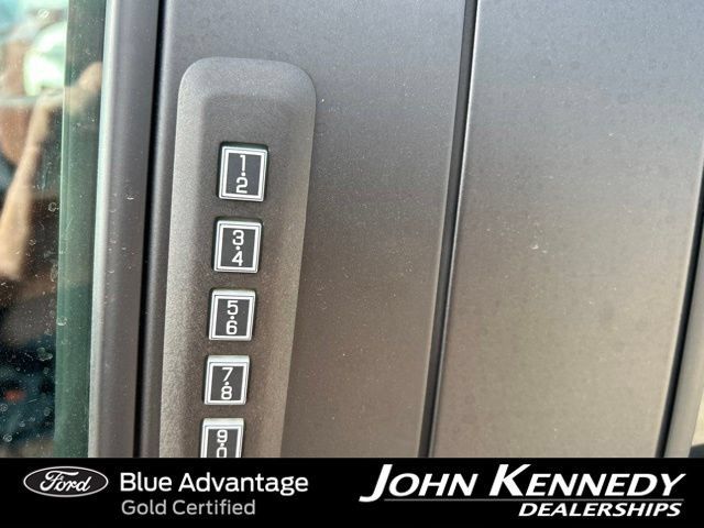 Certified 2023 Ford Maverick Lariat w/ Lariat Luxury Package FWD image 3