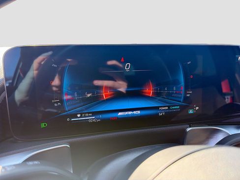 Used 2025 Mercedes-Benz GLB 35 AMG 4MATIC image 39