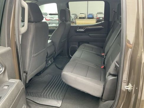 Used 2023 Chevrolet Silverado 1500 LT image 24