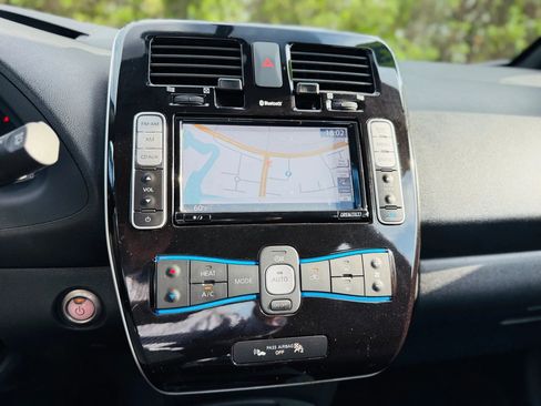 Used 2013 Nissan Leaf SV w/ LED & Quick Charge Pkg image 38