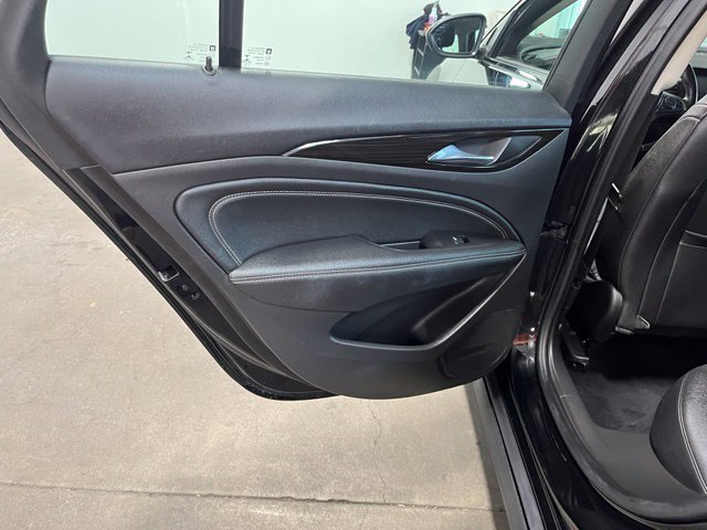 Used 2018 Buick Regal Essence w/ Sights and Sounds Package AWD/4WD image 20