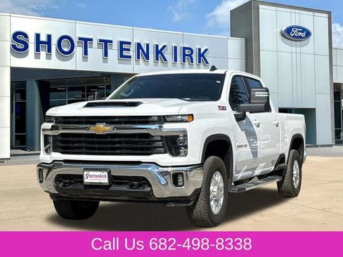 Used 2026 Chevrolet Silverado 2500 LT AWD/4WD image 3