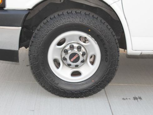 Used 2022 GMC Savana 2500 G2500 Cargo Van w/ Driver Convenience Package image 33