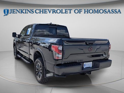 Used 2024 Nissan Titan PRO-4X w/ Pro-4x Convenience Package image 7