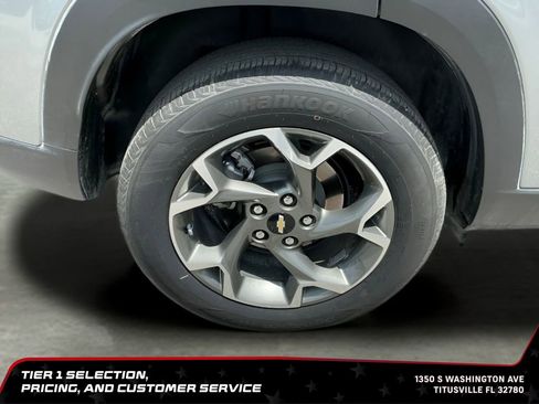 Used 2025 Chevrolet Trax LT w/ LT Convenience Package FWD image 15