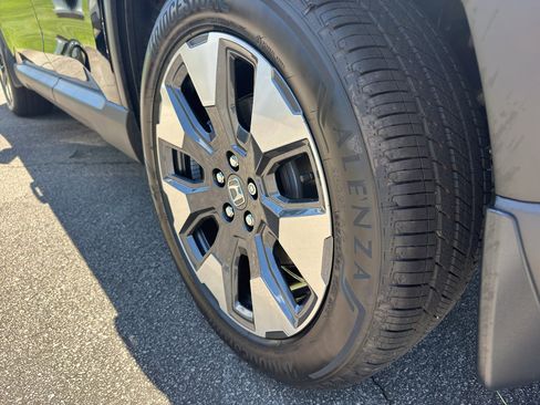 Used 2026 Honda Pilot Touring image 7