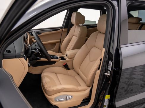 New 2026 Porsche Macan S image 5