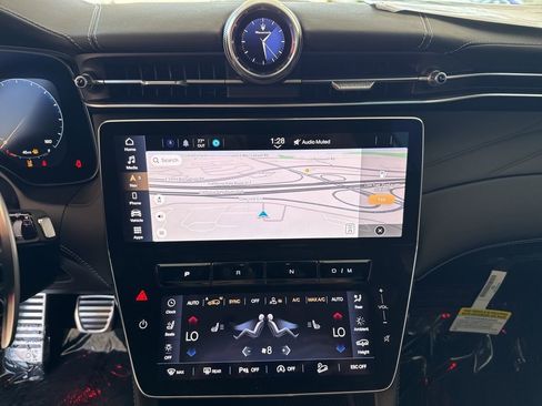 New 2026 Maserati Grecale Modena image 13