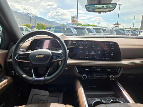 Used 2025 Chevrolet Tahoe High Country AWD/4WD image 14