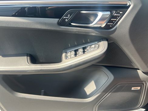Certified 2024 Porsche Macan S AWD/4WD image 22