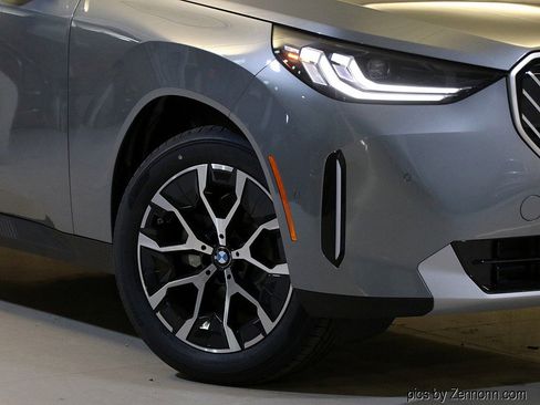 Used 2025 BMW X3 xDrive30i image 3