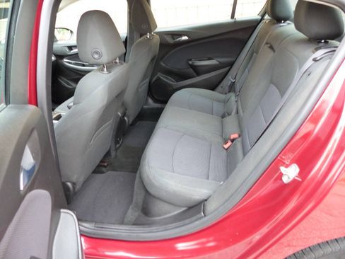 Used 2017 Chevrolet Cruze LT w/ Convenience Package FWD image 33