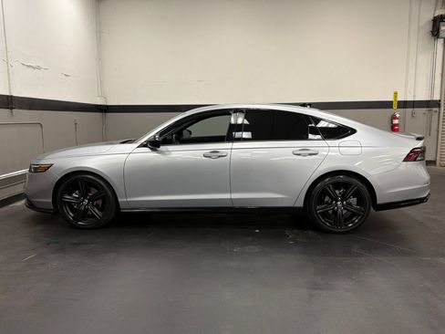 Used 2025 Honda Accord Sport image 9