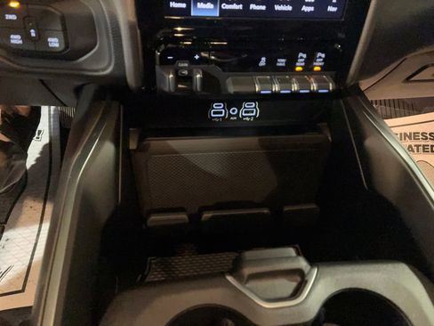 New 2026 RAM 3500 Big Horn AWD/4WD image 15