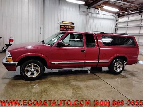 Used 2003 Chevrolet S10 Pickup LS image 5
