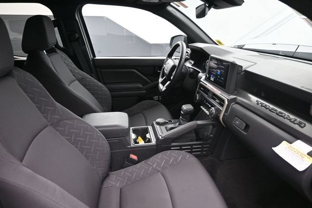 Certified 2026 Toyota Tacoma SR5 AWD/4WD image 27