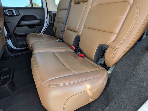 Used 2020 Jeep Wrangler Unlimited Sahara image 30