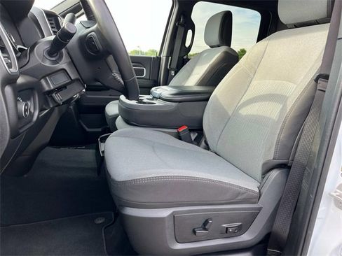 Used 2024 RAM 3500 Big Horn image 32