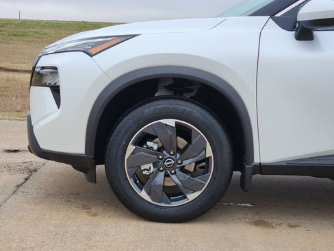 New 2026 Nissan Rogue SV image 10