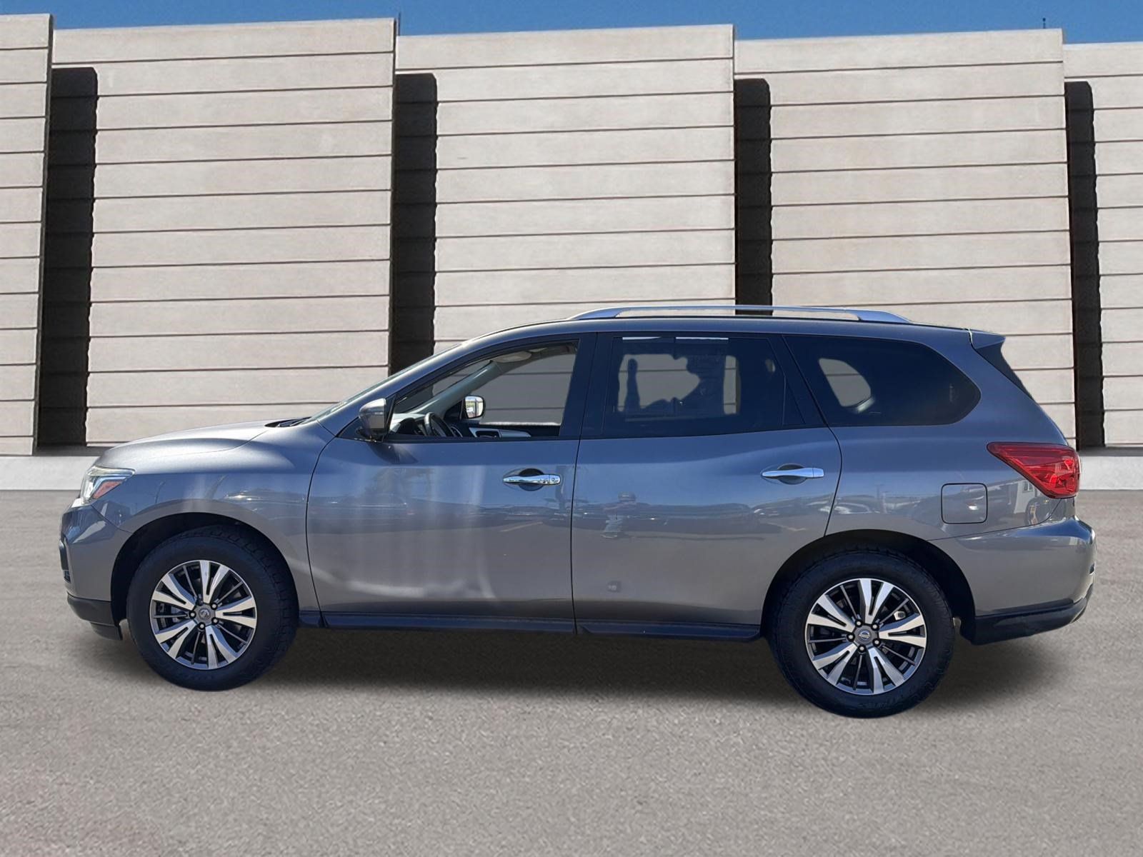 Used 2019 Nissan Pathfinder SL AWD/4WD image 5