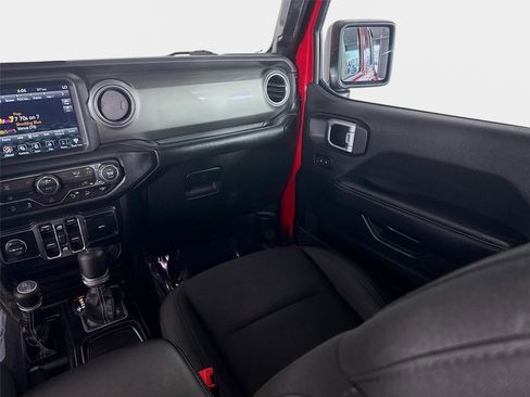 Used 2020 Jeep Wrangler Unlimited Sahara AWD/4WD image 23
