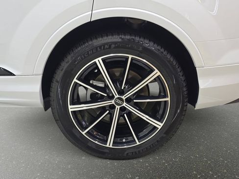 Used 2023 Audi Q7 3.0T Premium Plus w/ Premium Plus Package AWD/4WD image 36