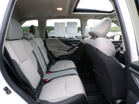 Used 2020 Subaru Forester Premium AWD/4WD image 21