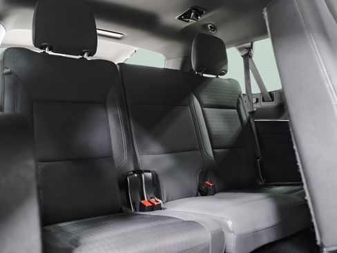 Used 2023 GMC Yukon XL SLE image 31