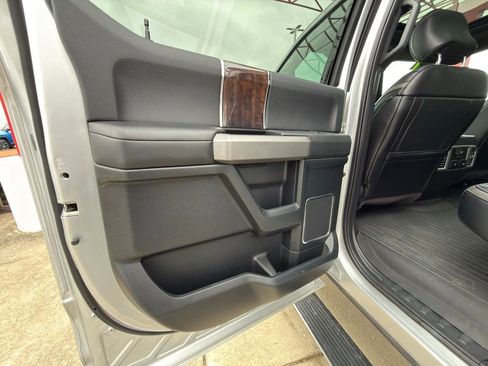 Used 2017 Ford F150 Platinum w/ Equipment Group 701A Luxury image 34