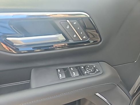 New 2026 Chevrolet Suburban LT w/ Comfort Package AWD/4WD image 14