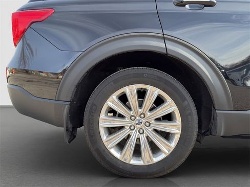 Used 2022 Ford Explorer Limited w/ Limited Technology Package image 16