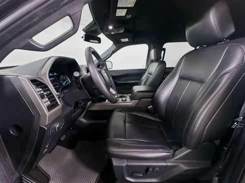 Used 2020 Ford Expedition XLT w/ Equipment Group 201A AWD/4WD image 32
