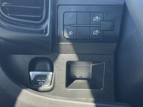Used 2025 RAM ProMaster 2500 w/ Convenience Group FWD image 20