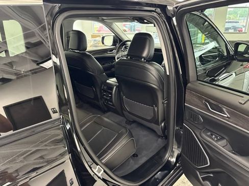 Used 2022 Jeep Grand Cherokee Limited 4xe w/ Luxury Tech Group II AWD/4WD image 28