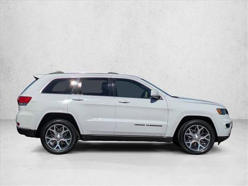 Used 2018 Jeep Grand Cherokee Limited image 4
