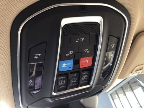 Used 2022 Jeep Grand Cherokee Limited image 18